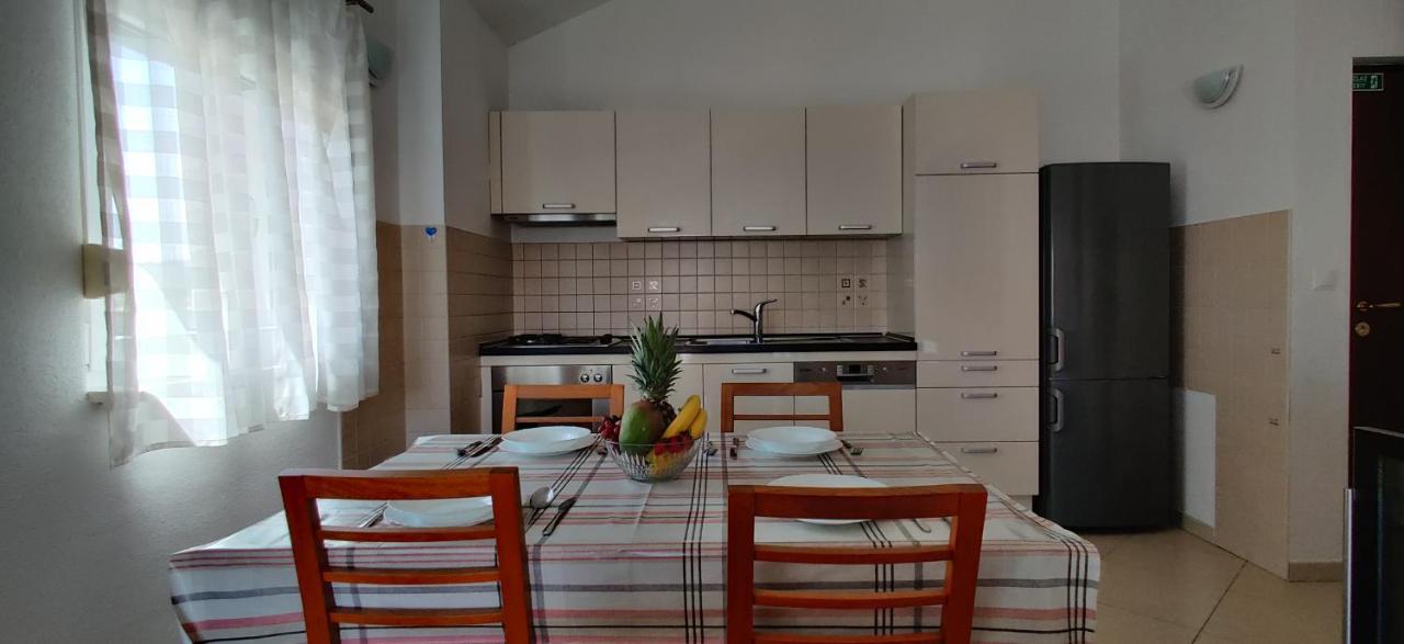 Apartment Dea Trogir Eksteriør billede