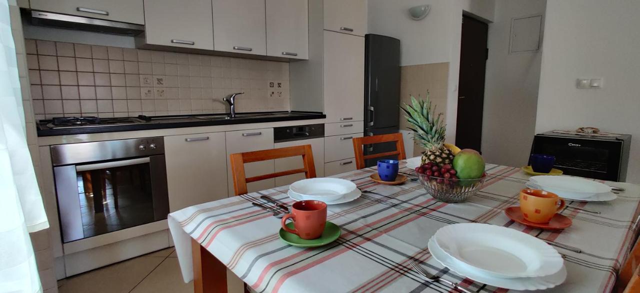 Apartment Dea Trogir Eksteriør billede