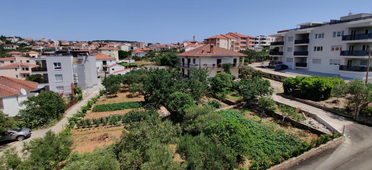 Apartment Dea Trogir Eksteriør billede